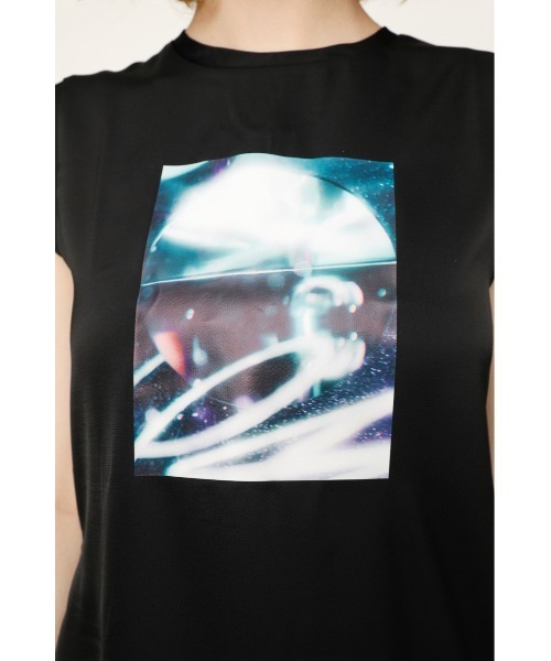 SLY(スライ)の「TOKI X SLY PHOTO SATIN TOPS フォトサテン トップス(Tシャツ/カットソー・レディース・ブラック/マルチ/ピンク・FREE)」の9枚目の写真