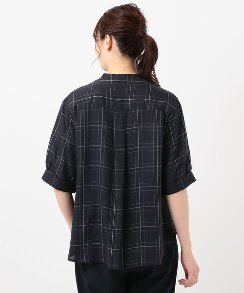 J.PRESS（ジェイプレス）の「【洗える】キュプラストライプ＆チェック バンドカラー ブラウス（シャツ/ブラウス・レディース・ホワイト系3/ネイビー系1/ネイビー系3・11/9）」の8枚目の写真