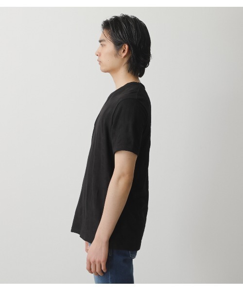 AZUL by moussy（アズールバイマウジー）の「SHADOW CAMO V/N TEE/シャドウカモVネックTシャツ（Tシャツ/カットソー・メンズ・ホワイト/ブラック/ライトピンク・MEDIUM/X-SMALL/SMALL/X-LARGE/LARGE）」の4枚目の写真