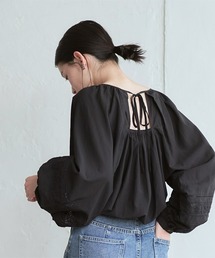 titivate | ﾊﾞｯｸﾘﾎﾞﾝﾎﾞﾘｭｰﾑ袖ﾌﾞﾗｳｽ(シャツ/ブラウス)