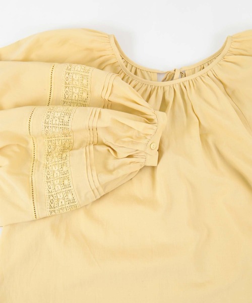 titivate(ティティベイト)の「バックリボンボリューム袖ブラウス(シャツ/ブラウス・レディース・ベージュ/ブラック/イエロー/オフホワイト・S/M)」の20枚目の写真