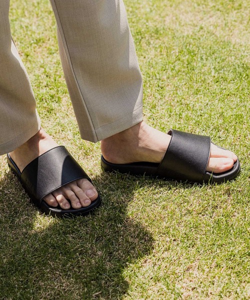 GLOBAL WORK（グローバルワーク）の「オリジナルシャワーサンダル【G.W.G.G.】/945630（その他シューズ・レディース・ブラック/ライトベージュ・MEDIUM/LARGE）」の2枚目の写真