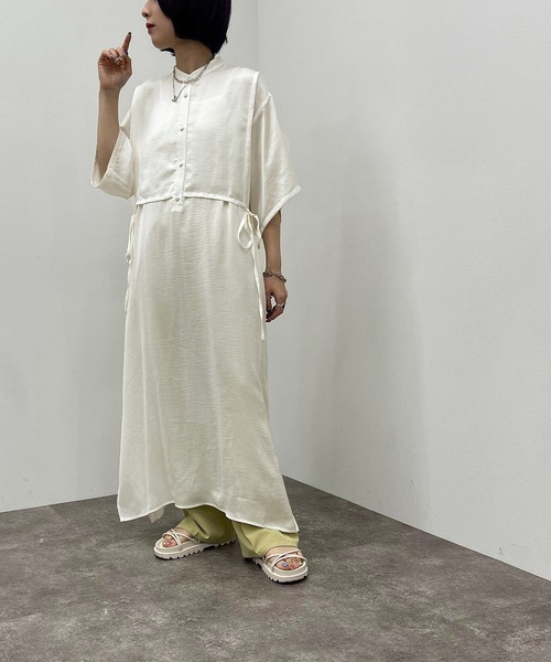 apres jour mignon（アプレジュールミニョン）の「バンドカラーカフタンワンピース【ZOZOTOWN限定アイテム】（ワンピース・レディース・アイボリー/オフホワイト/ブラック・X-LARGE/フリー）」の7枚目の写真