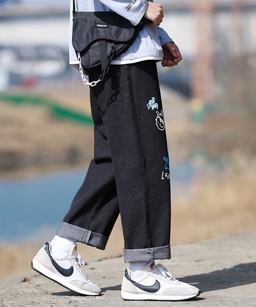 HOOK(フック)の「【HOOK】【新作】 落書きプリント入りデニムワイドパンツ(デニムパンツ・メンズ・ブラック/ブルー・28/29/30/31/32/33/34/36)」の9枚目の写真