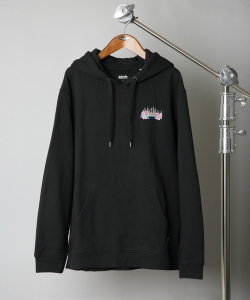 Afends(アフェンズ)の「HOODIE/AFENDS(アフェンズ) プルオーバーパーカー(パーカー・メンズ・ブラック/ホワイト・MEDIUM/SMALL/X-LARGE/LARGE)」の2枚目の写真