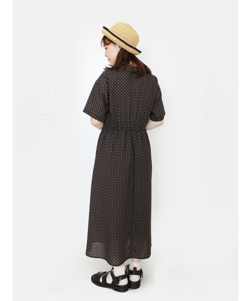 ehka sopo(エヘカソポ)の「幾何花柄開襟シャツワンピース(シャツワンピース・レディース・ブルー/グリーン/ブラック・フリ-)」の7枚目の写真