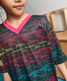 adidas（アディダス）の「adidas × LEGO ムーブ AEROREADY 半袖ロングTシャツ [adidas × LEGO Move AEROREADY Long Tee] アディダス（キッズ/子供用）（Tシャツ/カットソー）」