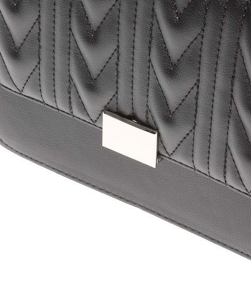 PAGEBOY(ページボーイ)の「キルトステッチショルダー(ショルダーバッグ・レディース・ブラック/ブルー系その他・FREE)」の3枚目の写真