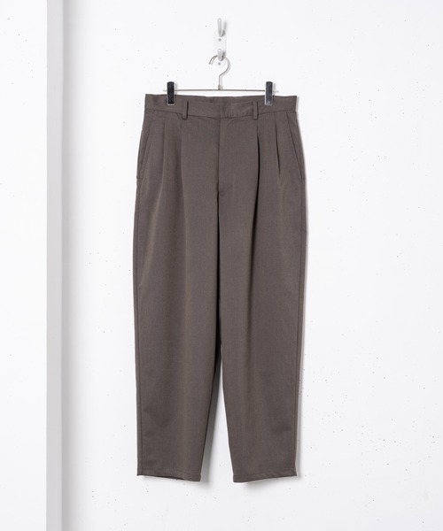 Alcindor Materials(アルシンダーマテリアルズ)の「two tuck slacks/2タックスラックス(その他パンツ・メンズ・ベージュ/ブラウン・MEDIUM/LARGE)」の4枚目の写真
