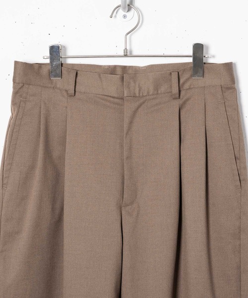 Alcindor Materials(アルシンダーマテリアルズ)の「two tuck slacks/2タックスラックス(その他パンツ・メンズ・ベージュ/ブラウン・MEDIUM/LARGE)」の18枚目の写真