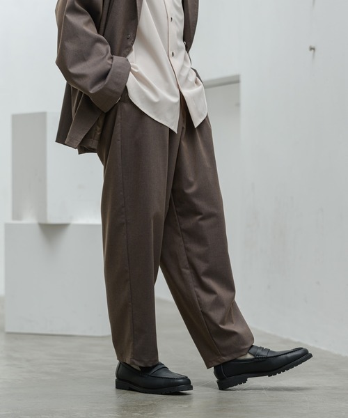 Alcindor Materials(アルシンダーマテリアルズ)の「two tuck slacks/2タックスラックス(その他パンツ・メンズ・ベージュ/ブラウン・MEDIUM/LARGE)」の6枚目の写真