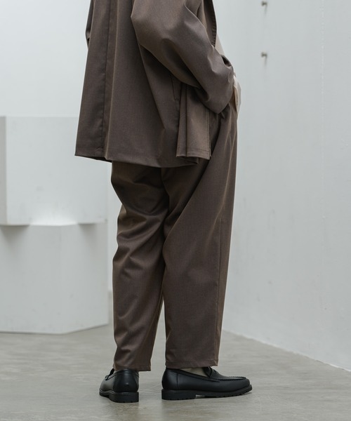 Alcindor Materials(アルシンダーマテリアルズ)の「two tuck slacks/2タックスラックス(その他パンツ・メンズ・ベージュ/ブラウン・MEDIUM/LARGE)」の22枚目の写真