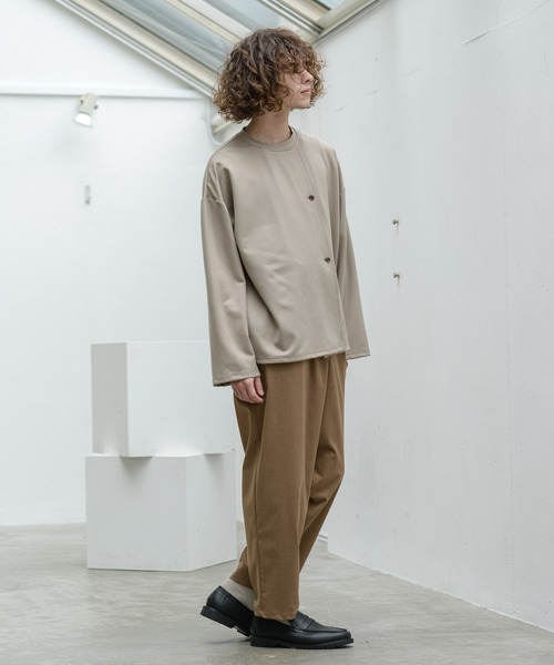 Alcindor Materials(アルシンダーマテリアルズ)の「two tuck slacks/2タックスラックス(その他パンツ・メンズ・ベージュ/ブラウン・MEDIUM/LARGE)」の9枚目の写真