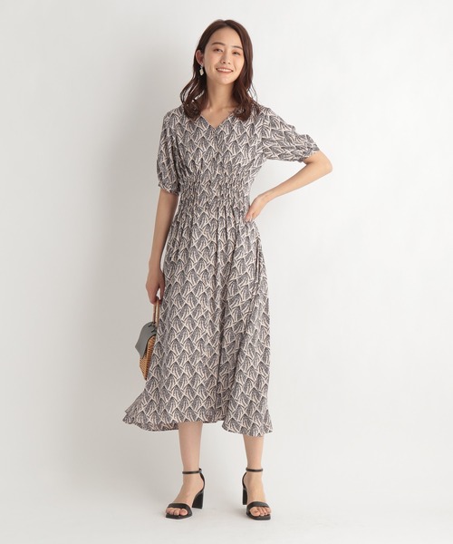 Andemiu(アンデミュウ)の「ガラフロントオープンワンピース235188(ワンピース・レディース・ネイビー/ライトベージュ・FREE)」の4枚目の写真