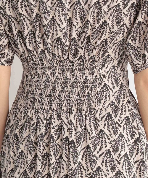 Andemiu(アンデミュウ)の「ガラフロントオープンワンピース235188(ワンピース・レディース・ネイビー/ライトベージュ・FREE)」の10枚目の写真