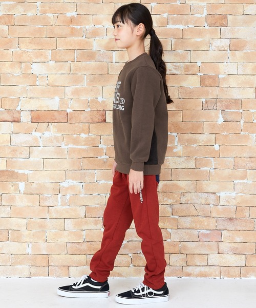 KRIFF MAYER Kid's Collection（クリフメイヤーキッズコレクション）の「ぬくのびロゴクルー（スウェット・キッズ・チャコール/ブラウン/グレー/ネイビー・120/130/150/160/140/170）」の8枚目の写真