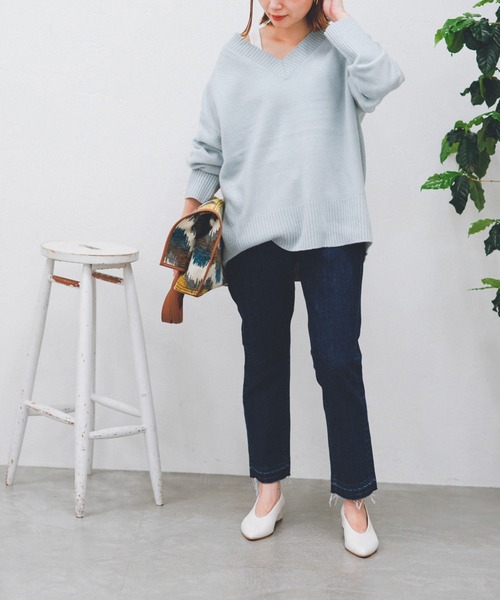JOURNAL STANDARD（ジャーナルスタンダード）の「AQUA Vネックワイドプルオーバー◆（ニット/セーター・レディース・グレー/ホワイト/ブルー/ブラウン・FREE）」の18枚目の写真