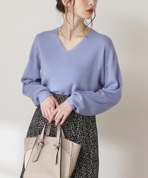 N.（N. Natural Beauty Basic）（エヌエヌナチュラルビューティーベーシック）の「◆ウールベーシック総針Ｖネックニット（ニット/セーター・レディース・ブラック/グレー/オートミール/ライトグリーン/ブルー/パープル/ダークパープル/グリーン・MEDIUM）」の6枚目の写真