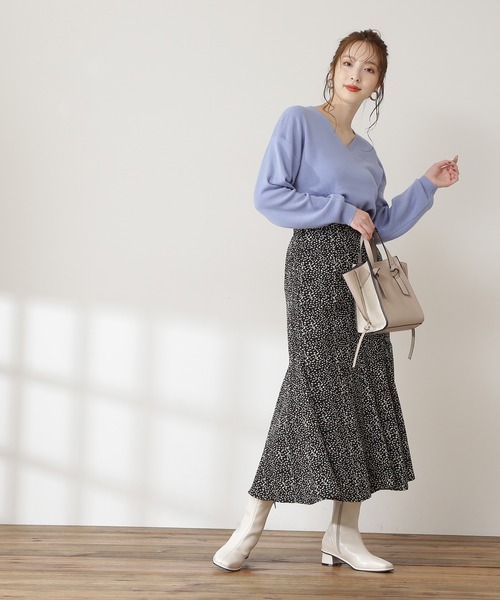 N.（N. Natural Beauty Basic）（エヌエヌナチュラルビューティーベーシック）の「◆ウールベーシック総針Ｖネックニット（ニット/セーター・レディース・ブラック/グレー/オートミール/ライトグリーン/ブルー/パープル/ダークパープル/グリーン・MEDIUM）」の19枚目の写真