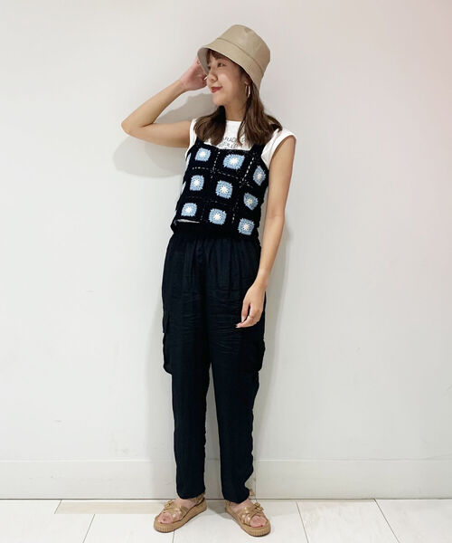 fredy emue（フレディエミュ）の「【LE VERNIS/ルベルニ】フェイクレザーリバーシブルハット（ハット・レディース・ブラック/カーキ/ベージュ・FREE）」の9枚目の写真