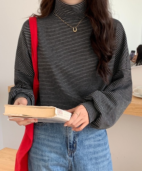 Diosfront(ディオスフロント)の「ハーフボーダーハイネックボリュームスリーブロンTee(Tシャツ/カットソー・レディース・ホワイト/ブラック/ブラウン・FREE)」の2枚目の写真