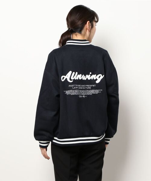 aimoha（アイモハ）の「ユニセックスゆったりブルゾン（スタジャン・レディース・ベージュ/ネイビー・FREE）」の6枚目の写真