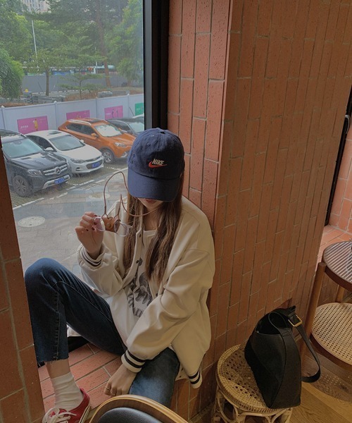 aimoha（アイモハ）の「ユニセックスゆったりブルゾン（スタジャン・レディース・ベージュ/ネイビー・FREE）」の21枚目の写真