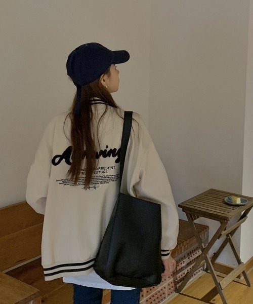 aimoha（アイモハ）の「ユニセックスゆったりブルゾン（スタジャン・レディース・ベージュ/ネイビー・FREE）」の16枚目の写真