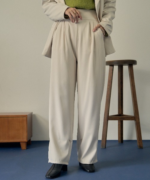 VANNIE U（ヴァニーユー）の「キャンディストレートパンツ（その他パンツ・レディース・ネイビー/ブラウン/アイボリー・FREE/S）」の12枚目の写真