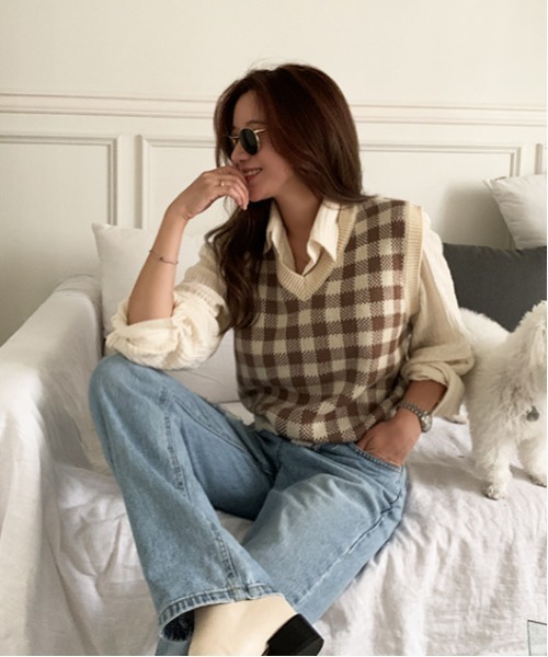 NANING9（ナンニング）の「NANING9 チェックパターンニットベスト（ベスト・レディース・ブラック/ダークベージュ・FREE）」の4枚目の写真