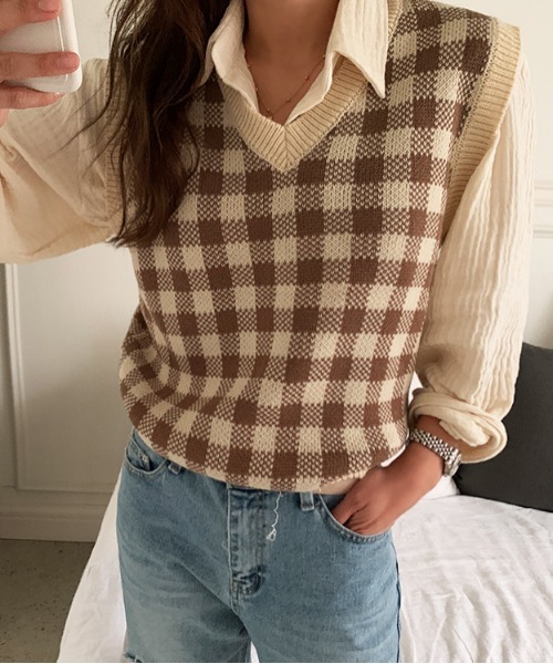 NANING9（ナンニング）の「NANING9 チェックパターンニットベスト（ベスト・レディース・ブラック/ダークベージュ・FREE）」の6枚目の写真