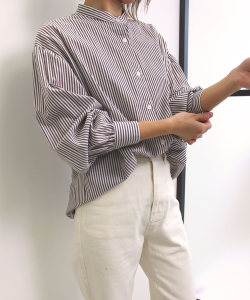 MLI'A（エムリア）の「ストライプ長袖シャツ（シャツ/ブラウス・レディース・ネイビー/ブラウン系6/グリーン系5・M）」の2枚目の写真