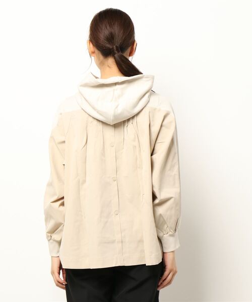 INTERPLANET(インタープラネット)の「バックデザインパーカー(パーカー・レディース・グリーン/チャコールグレー/ナチュラル・FREE)」の5枚目の写真