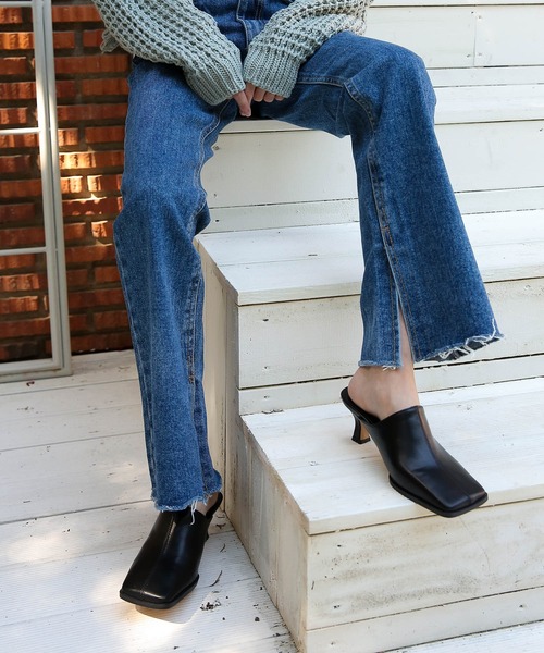 UNE MANSION(ユヌマンション)の「スリットブーツカットデニムパンツ(デニムパンツ・レディース・ブラック/ブルー・SMALL/MEDIUM/LARGE)」の11枚目の写真