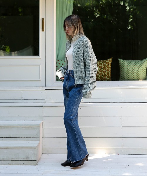 UNE MANSION(ユヌマンション)の「スリットブーツカットデニムパンツ(デニムパンツ・レディース・ブラック/ブルー・SMALL/MEDIUM/LARGE)」の14枚目の写真