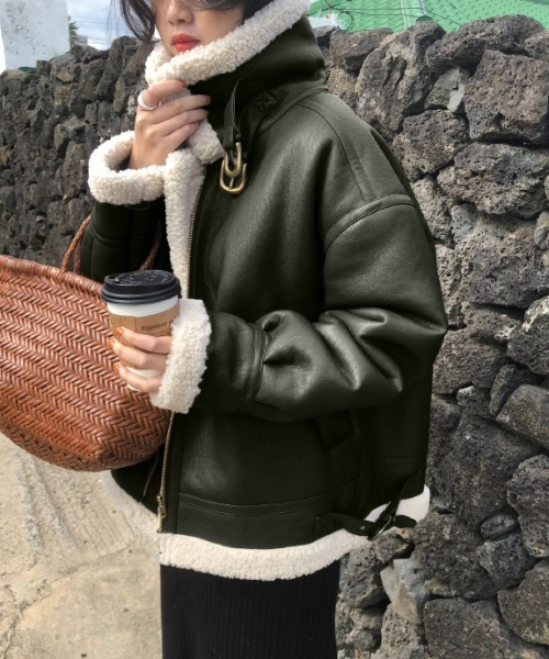 emi+(エミプラス)の「ボアブルゾンジャケット(ブルゾン・レディース・ブラック/ブラウン/グレー/カーキ/チャコールグレー/アイボリー・S/M/L/XL)」の10枚目の写真