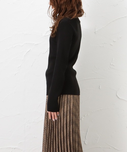 NAVY(ネイビー)の「洗えるニット 12Gタートルネックリブプルオーバー(ニット/セーター・レディース・ブラック/ホワイト/ブラウン・M/L)」の14枚目の写真