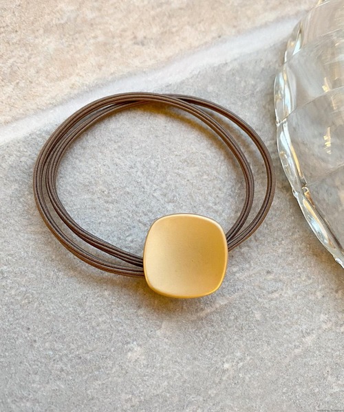 TONE SELECT GOODS（トーンセレクトグッズ）の「【Liaa】アンティークモチーフヘアゴム（ヘアゴム・レディース・ゴールド系その他2/ゴールド系その他/ブラウン/ブラック/ブラック系その他・FREE）」の4枚目の写真