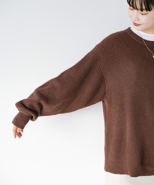 haco!（ハコ）の「コーデの縁の下の力持ち！「シンプルなのになんだかオシャレに見える」を目指してディテールにこだわった　とにかく頼れる定番ニット by who made me（ニット/セーター・レディース・ネイビー/レッド/ブラウン・SMALL/MEDIUM/X-LARGE/LARGE）」の5枚目の写真