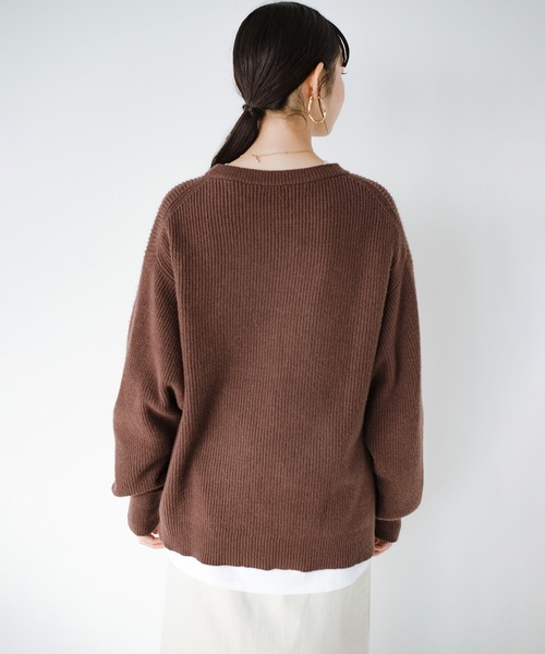 haco!（ハコ）の「コーデの縁の下の力持ち！「シンプルなのになんだかオシャレに見える」を目指してディテールにこだわった　とにかく頼れる定番ニット by who made me（ニット/セーター・レディース・ネイビー/レッド/ブラウン・SMALL/MEDIUM/X-LARGE/LARGE）」の19枚目の写真