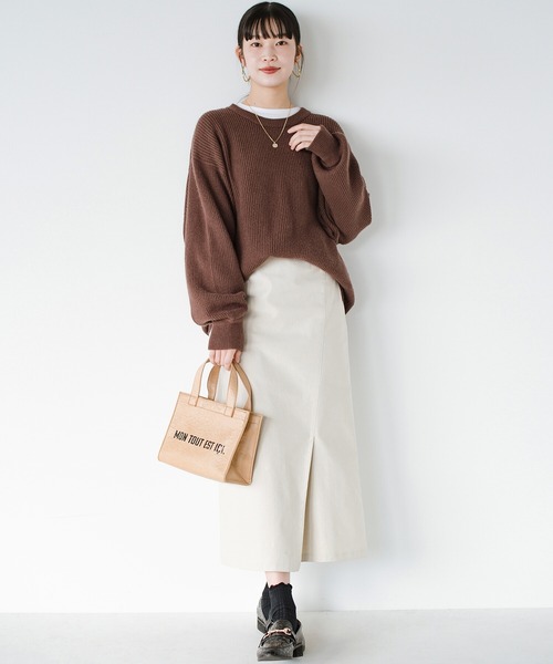 haco!（ハコ）の「コーデの縁の下の力持ち！「シンプルなのになんだかオシャレに見える」を目指してディテールにこだわった　とにかく頼れる定番ニット by who made me（ニット/セーター・レディース・ネイビー/レッド/ブラウン・SMALL/MEDIUM/X-LARGE/LARGE）」の13枚目の写真