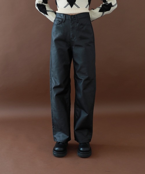 by muni:r(バイ ムニール)の「ハイウエストレザーライクストレートパンツ(その他パンツ・レディース・ブラック・SMALL/MEDIUM)」の8枚目の写真