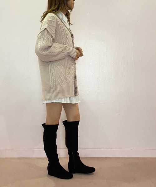 OLIVE des OLIVE（オリーブデオリーブ）の「ライン入りVネックカーディガン（カーディガン/ボレロ・レディース・ベージュ/ブラウン/オフホワイト・FREE）」の4枚目の写真