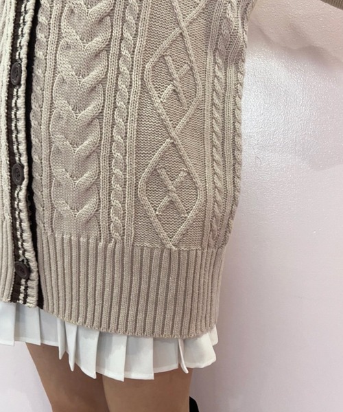 OLIVE des OLIVE（オリーブデオリーブ）の「ライン入りVネックカーディガン（カーディガン/ボレロ・レディース・ベージュ/ブラウン/オフホワイト・FREE）」の22枚目の写真