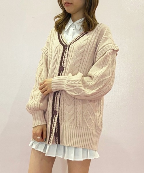 OLIVE des OLIVE（オリーブデオリーブ）の「ライン入りVネック