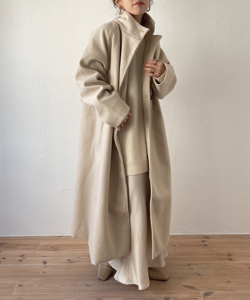 wee9s(ウィークス)の「daily daily long coat #2 / デイリーデイリーケープデザインスタンドカラーロングコート(ノーカラーコート・レディース・ブラック/アイボリー/グリーン/ベージュ/オリーブ・FREE)」の2枚目の写真