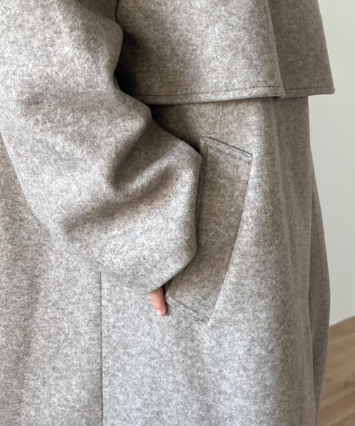 wee9s(ウィークス)の「daily daily long coat #2 / デイリーデイリーケープデザインスタンドカラーロングコート(ノーカラーコート・レディース・ブラック/アイボリー/グリーン/ベージュ/オリーブ・FREE)」の15枚目の写真