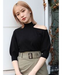 MURUA（ムルーア）の「デコルテカットハーフスリーブニット（ニット/セーター・レディース）」