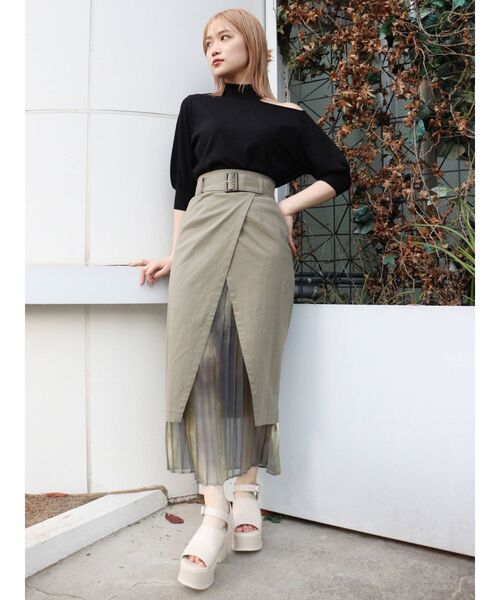 MURUA(ムルーア)の「デコルテカットハーフスリーブニット(ニット/セーター・レディース・ホワイト/ブラック/ベージュ/イエロー・FREE)」の12枚目の写真