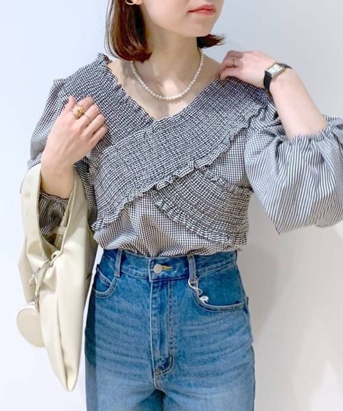 mysty woman（ミスティウーマン）の「ギンガムシャーリングブラウス 272395（シャツ/ブラウス・レディース・ライトブルー/ブラック/イエロー・FREE）」の2枚目の写真